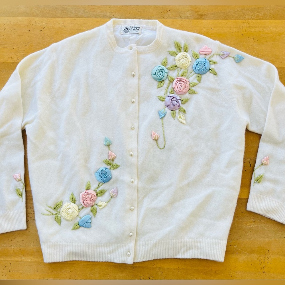 Original 50s Vintage Angora Lambswool Cardigan Sweater Large Flower Embellished